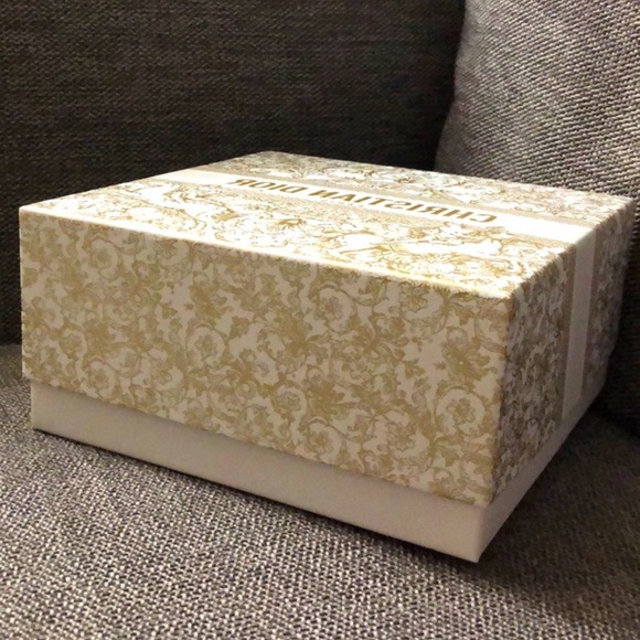 COPY - Christian Dior Holiday 2023 Gold Gift Box NEW! - Picture 3 of 8